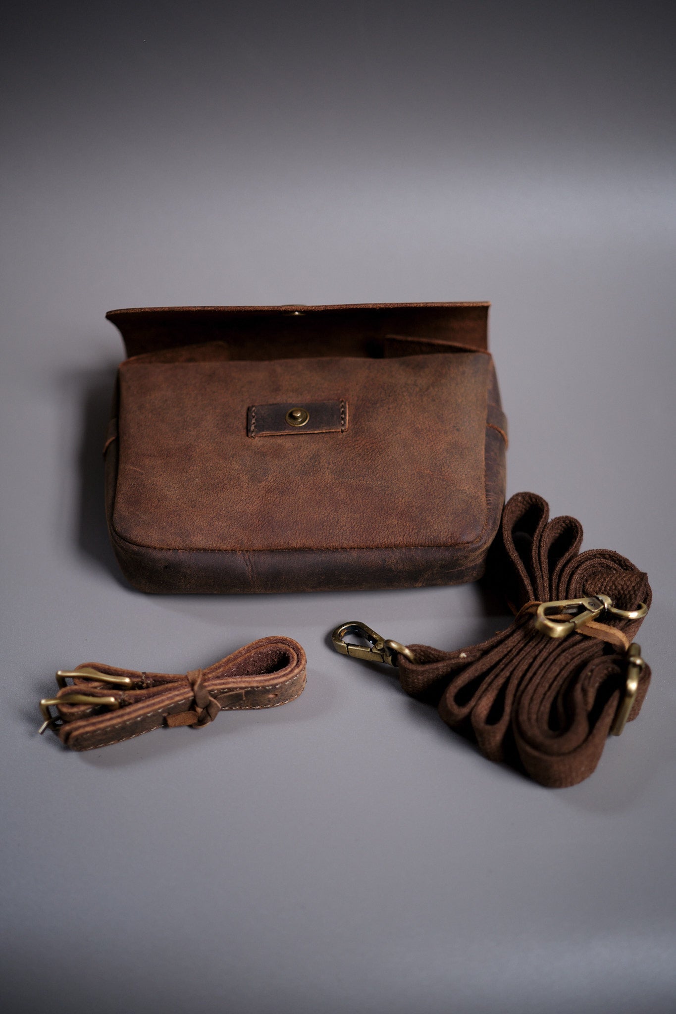 Sidekick moto pouch